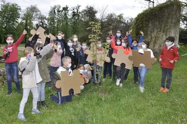Les écoliers de Courpière (Puy-de-Dôme) à la découverte des animaux de leur école