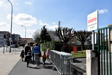 Coronavirus : à Issoire, les parents s'organisent face à la fermeture des écoles