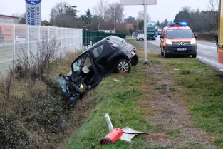 Accident de la circulation à Saint-Rémy-en-Rollat (Allier) : une conductrice de 26 ans grièvement blessée
