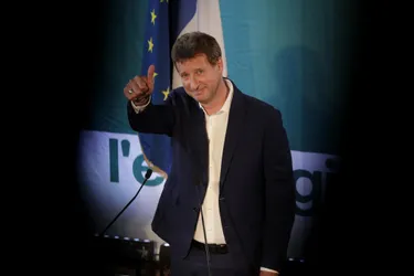 Yannick Jadot remporte la primaire écologiste et sera le candidat d'EELV en 2022