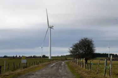 Les six éoliennes de Peyrelevade (Corrèze) à la recherche d'un second souffle en 2021