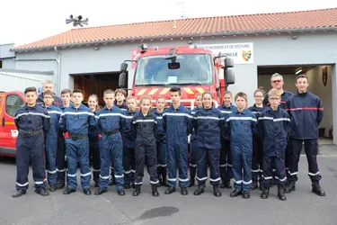 Dix-sept jeunes sapeurs-pompiers ont fait leur rentrée dimanche à Arvant