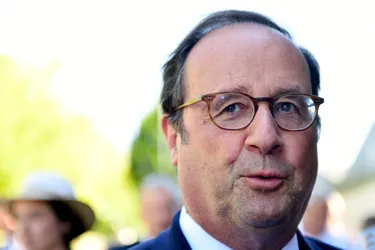 Deux dédicaces et une rencontre militante pour François Hollande le 6 septembre dans l'Allier