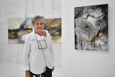 Marie-Annick Bénéton dévoile son exposition Évolution au Fonds d'art moderne et contemporain de Montluçon (Allier)