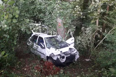 Un automobiliste héliporté après une chute de près de 10 mètres à Madic (Cantal)