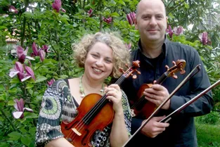Duo de violonistes pour donner des ailes à la chapelle de Tapon