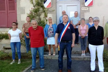 Pierre Faucher récupère l’écharpe de maire de Sermur (Creuse)