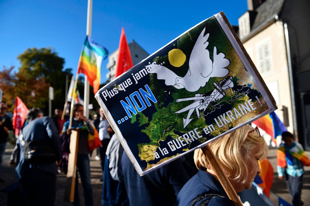 La 41e marche pour la paix défile dans les rues de Nevers. Un objectif ...