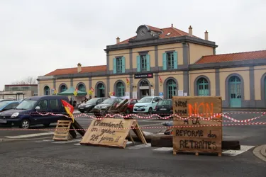 Les cheminots de Haute-Loire continuent la lutte contre la réforme des retraites avec "la journée de la colère"