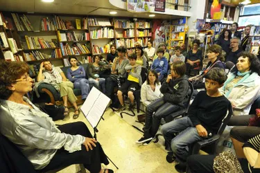 La librairie pour la jeunesse, du haut de la rue Saint-Hérem, va bientôt fêter ses trente ans