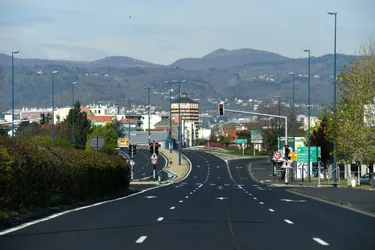 Centres commerciaux et grands boulevards déserts, Clermont-Ferrand comme vous ne l'avez jamais vu