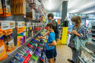 Paroles de parents d'élèves à Clermont-Ferrand, Riom, Thiers et Issoire à l'heure des achats de fournitures scolaires