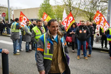 Près de 200 personnes rassemblées à Limoges pour soutenir les licenciés de GM & S