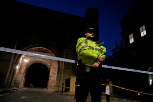 Trois morts dans une attaque au couteau à Reading (Royaume-Uni) : la piste terroriste retenue