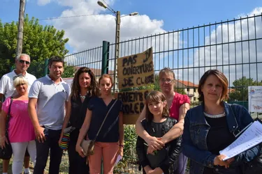 Carte scolaire : les parents d'élèves du groupe scolaire Pierre-Brossolette à Riom en colère