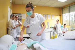 Pourquoi l'école de soins infirmiers de Montluçon a-t-elle décidé de mettre en place de nouvelles formations