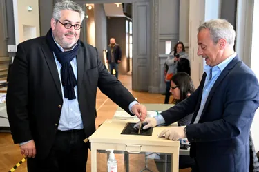 Pour Olivier Bianchi, maire PS de Clermont-Ferrand, le second tour des élections municipales doit avoir lieu dès juin