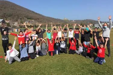 Les élèves de l’école Gustave-Roghi ont participer à une course au profit des Restos du Cœur