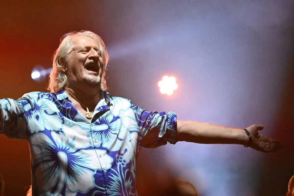 Exit le Lot, Patrick Sébastien montera finalement son "plus petit cabaret  du monde" dans un village... en Corrèze - Le Populaire du Centre