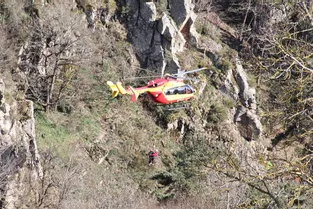 Victime d'un accident de canyoning dans les gorges de l'Allier, le sexagénaire est hélitreuillé