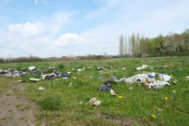 À Maringues, le collectif Protego Natura se forme pour lutter contre les dépôts de déchets sauvages