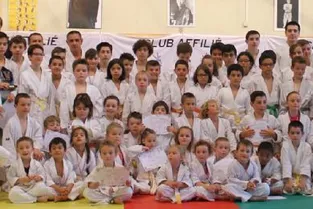 Les judokas de Malemort récompensés au Dojo