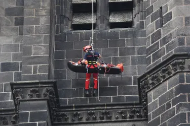 Clermont: après un léger malaise, une touriste évacuée de la cathédrale, à 50 mètres du sol!