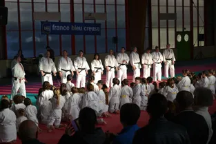 Enseignants, parents et enfants étaient réunis lors de la journée du judo de la Creuse
