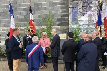 L'hommage de la commune de Davayat (Puy-de-Dôme) à Edmond Leclanché