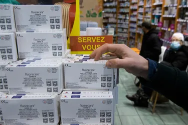 Covid-19 : les ventes d’autotests explosent dans les pharmacies du Puy-de-Dôme