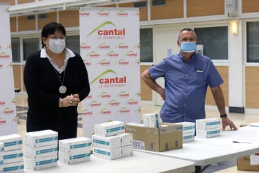 Le Conseil départemental du Cantal a offert des masques de protection à toutes les associations médico-sociales