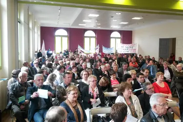 Carte scolaire: les maires de la Creuse réclament " un geste " au recteur avant de refléchir à des regroupements d'écoles