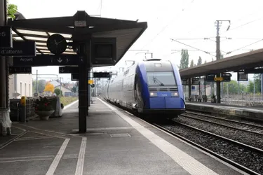 Les deux arrêts de la ligne Clermont-Paris à Saint-Germain-des-Fossés maintenus en 2017