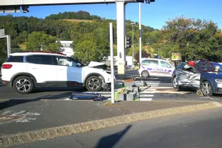 Collision entre deux voitures à Aurillac, quatre personnes transportées à l'hôpital