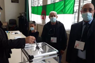 Les électeurs algériens de l'Allier ont dit « Oui » à une nouvelle constitution dans leur pays d'origine