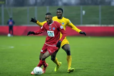 Ligue 2 (Clermont Foot) : Nkololo n'ira pas à Aston Villa