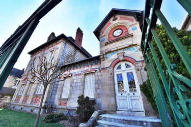 L'association des anciens élèves de l'école Firmin-Marbeau à Brive (Corrèze) fête les 120 ans du bâtiment