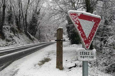Neige-verglas : les conditions de circulation en Auvergne et en Limousin