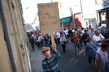 Plus de 600 manifestants dans la rue à Moulins contre le gouvernement Macron