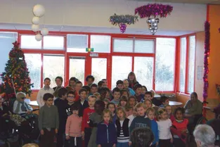 L’école Saint-Louis chante Noël à l’Ehpad