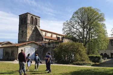Les nuits du cloître vont faire vibrer l'abbaye de Mozac (Puy-de-Dôme) cet été