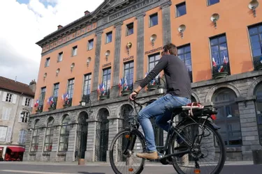 Coup de main de la Communauté d'agglomération du bassin d'Aurillac (Caba) pour passer au vélo électrique