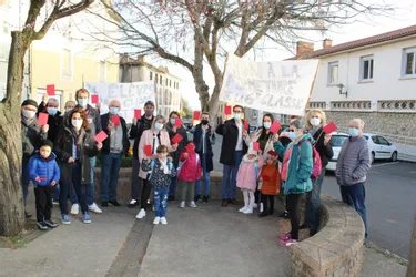 Les parents d'élèves de Vertaizon (Puy-de-Dôme) mobilisés contre une fermeture de classe