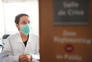 Urgentiste, directrice médicale de crise à l'hôpital d'Aurillac (Cantal) et maman : les journées sans fin du Dr Pradel