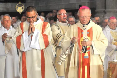 Près d’une centaine de prêtres actifs dans le diocèse