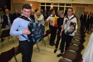 Les jeunes talents de l’accordéon de l’école CNIMA à la maison des associations
