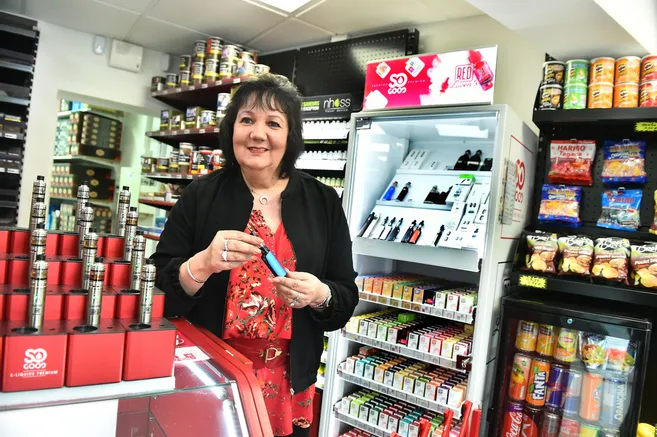 Face  la hausse du prix du tabac, les buralistes de Limoges proposent de  nouveaux services - Le Populaire du Centre