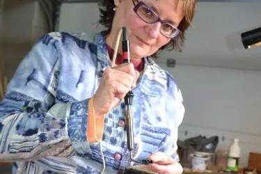 Christine Bachellerie s’est installée restauratrice d’art à Saint-Georges, voici tout juste un an