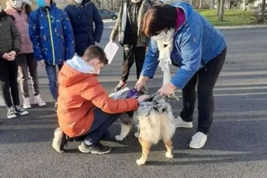 Les écoliers ont appris à connaître et à respecter la sensibilité d’un chien