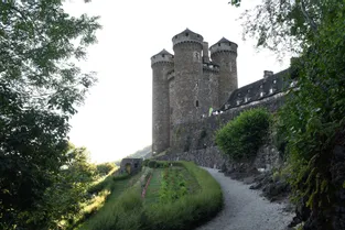 Le château d'Anjony à Tournemire (Cantal) fermé "jusqu'à nouvel ordre" par précaution